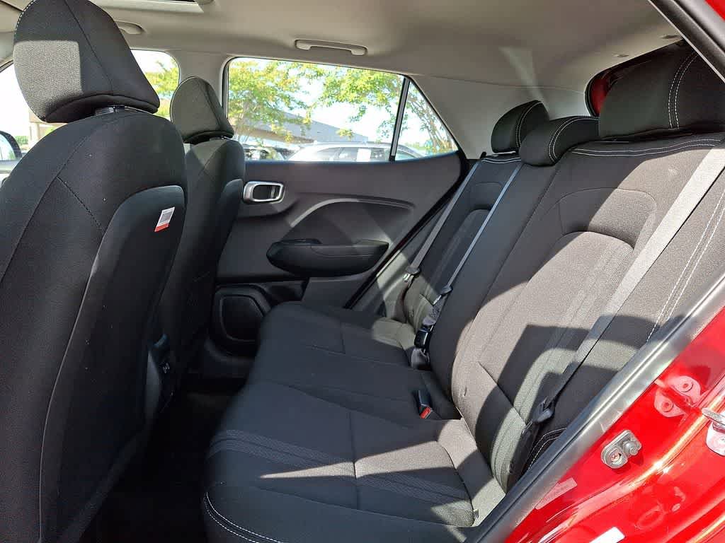 Certified 2025 Hyundai Venue SEL FWD image 9