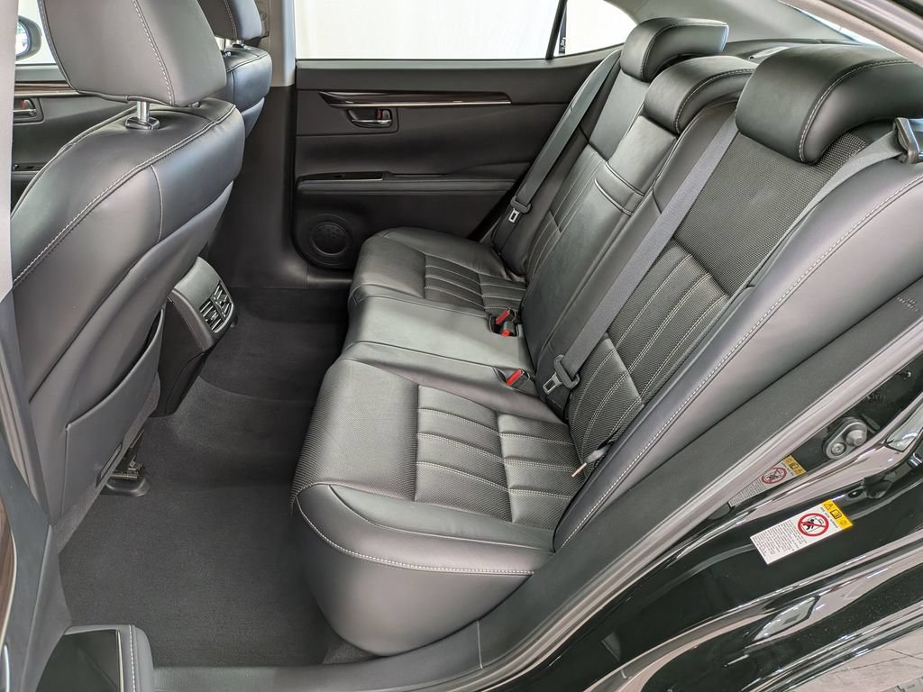 Used 2017 Lexus ES 350 w/ Luxury Package FWD image 28