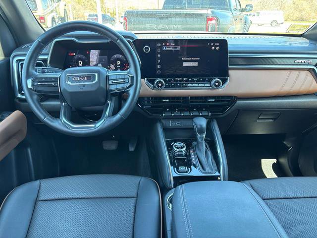 Used 2024 GMC Canyon AT4 w/ AT4 Premium Package AWD/4WD image 12