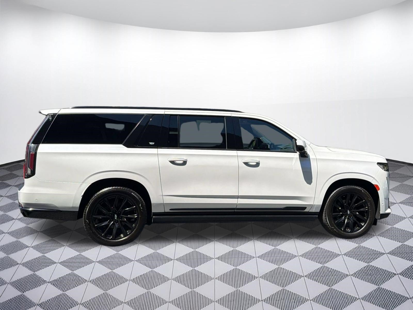 Used 2023 Cadillac Escalade ESV Sport Platinum w/ LPO, ONYX Package AWD/4WD image 8