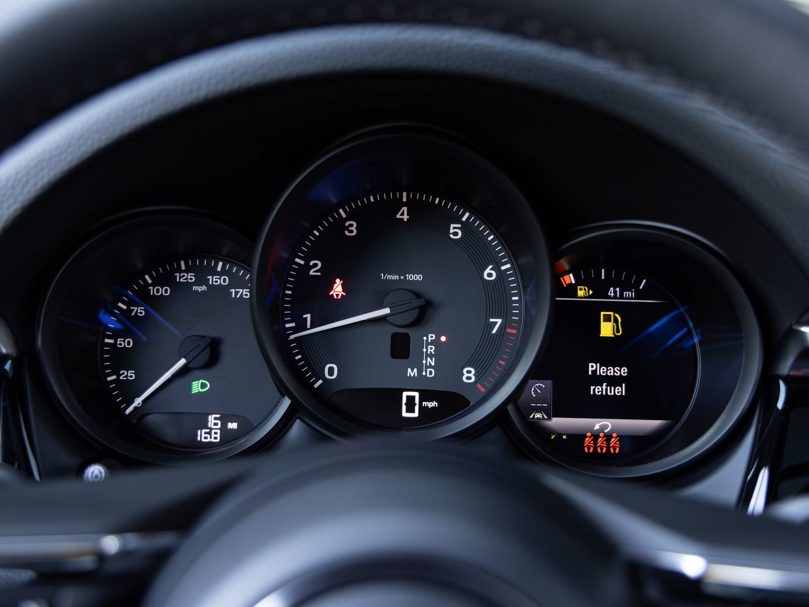 Certified 2026 Porsche Macan AWD/4WD image 13