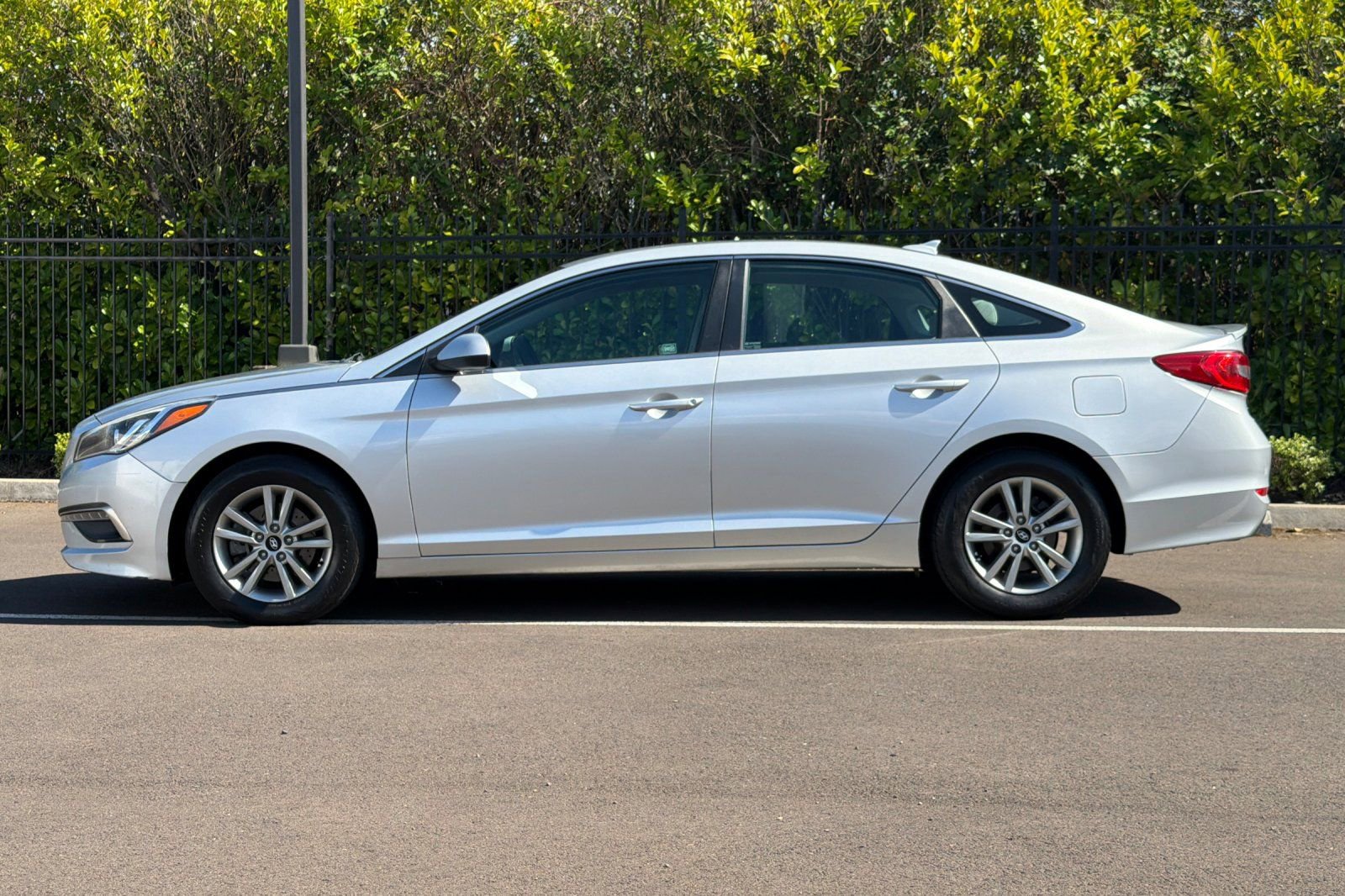 Used 2015 Hyundai Sonata SE image 7