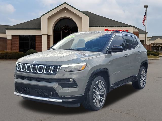 Used 2023 Jeep Compass Limited w/ Elite Group AWD/4WD image 2