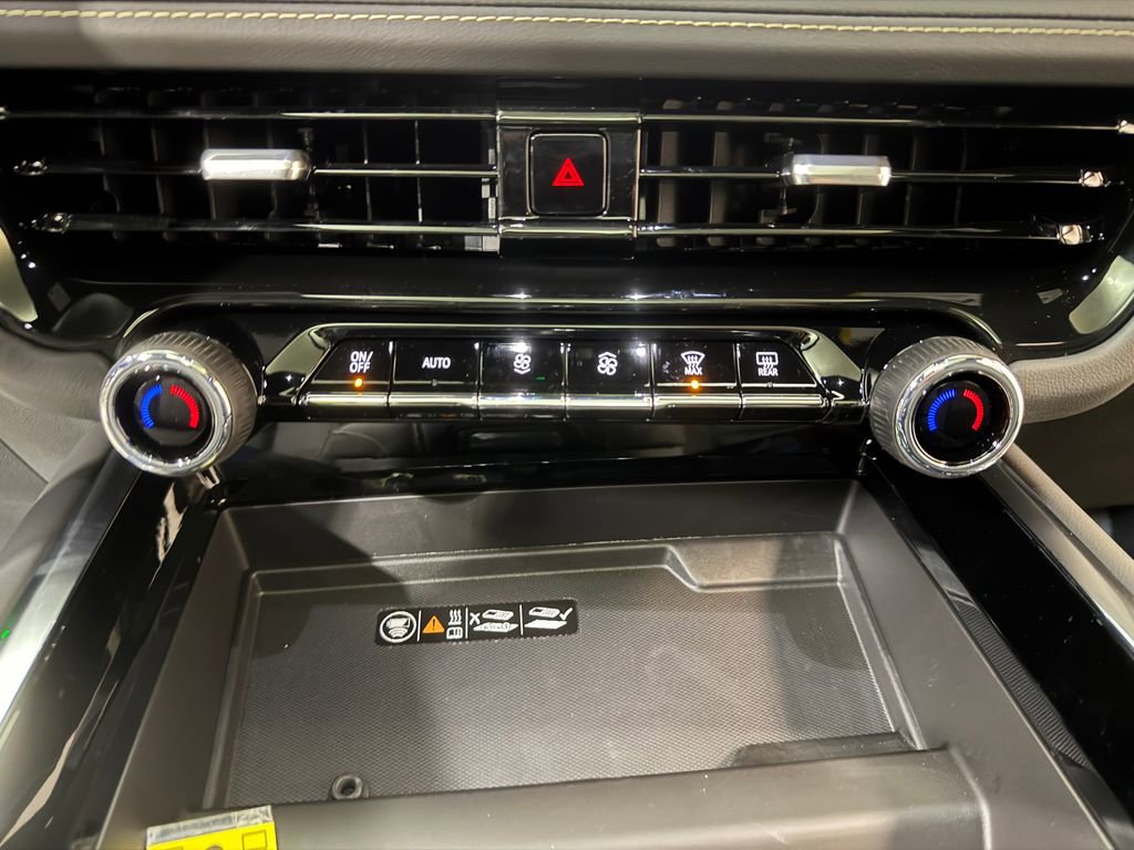 New 2026 Chevrolet Suburban Premier w/ Sun And Tow Package AWD/4WD image 17
