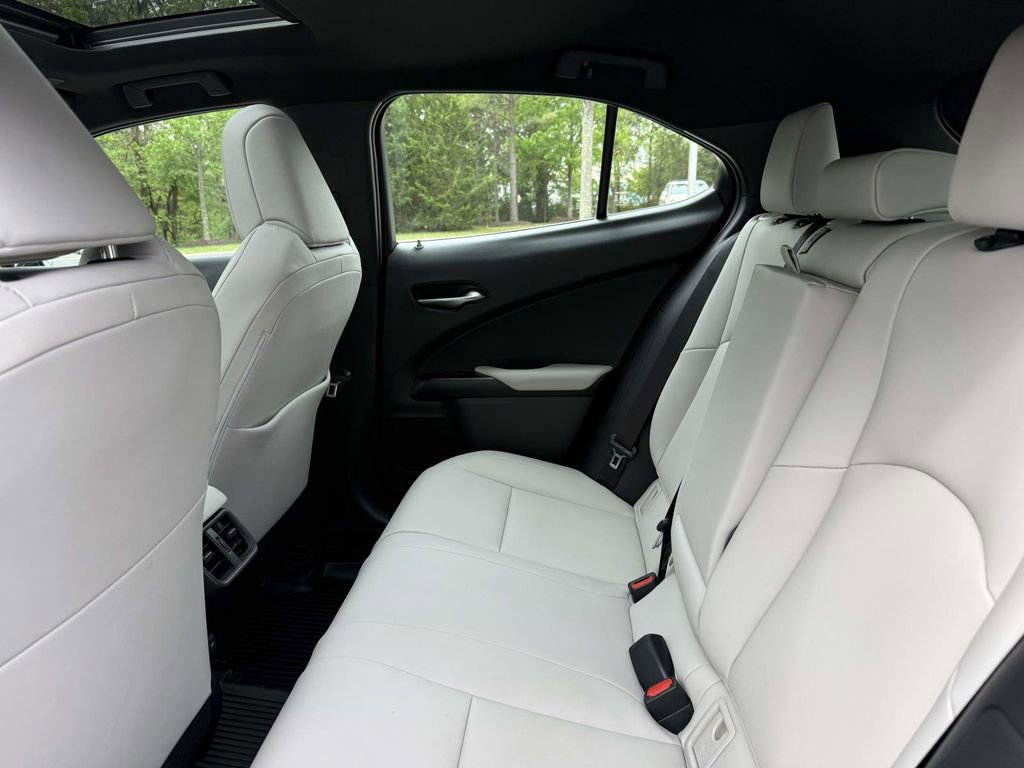 Used 2024 Lexus UX 250h AWD w/ Premium Package image 16