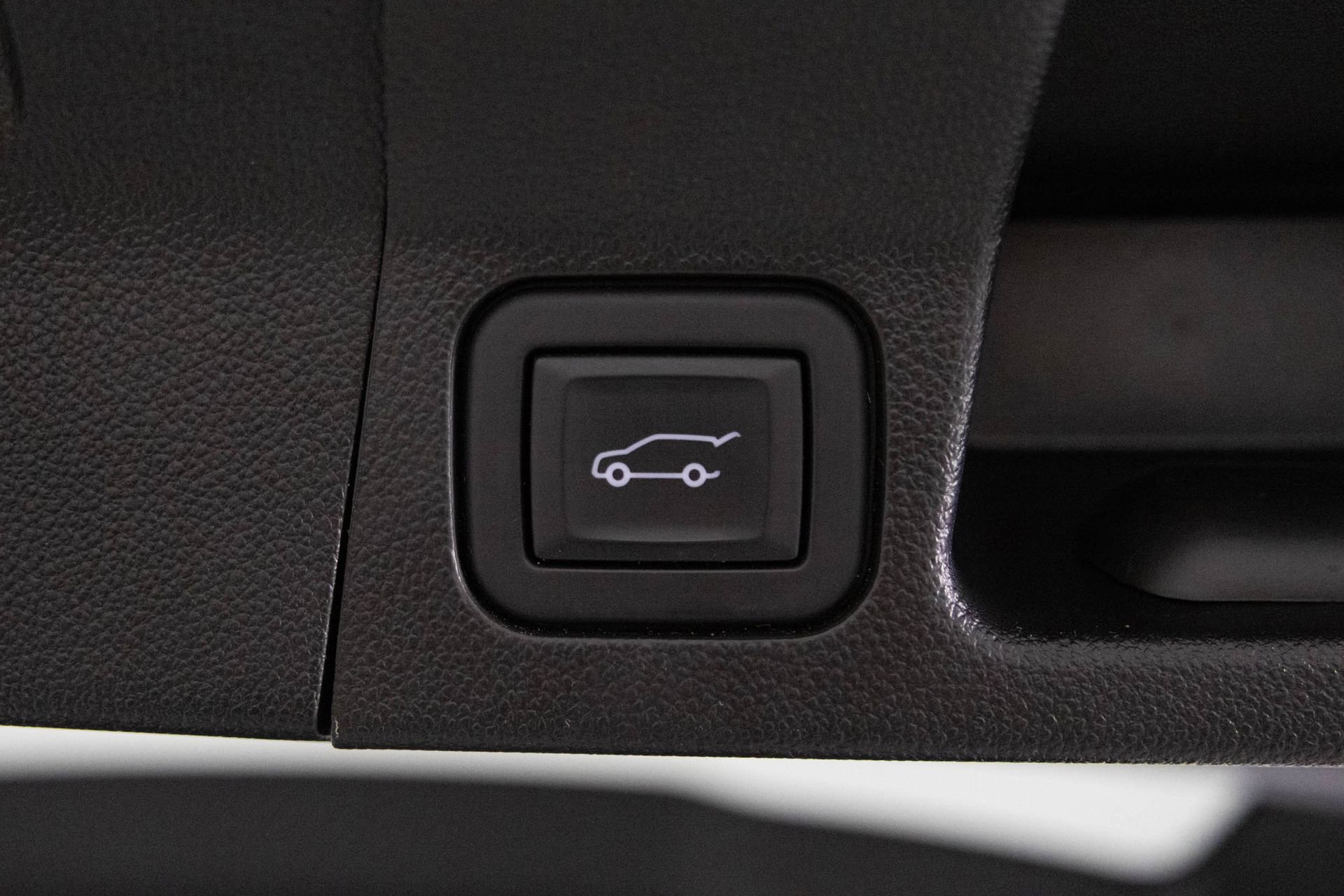 Certified 2023 GMC Acadia SLE w/ Driver Convenience Package image 40