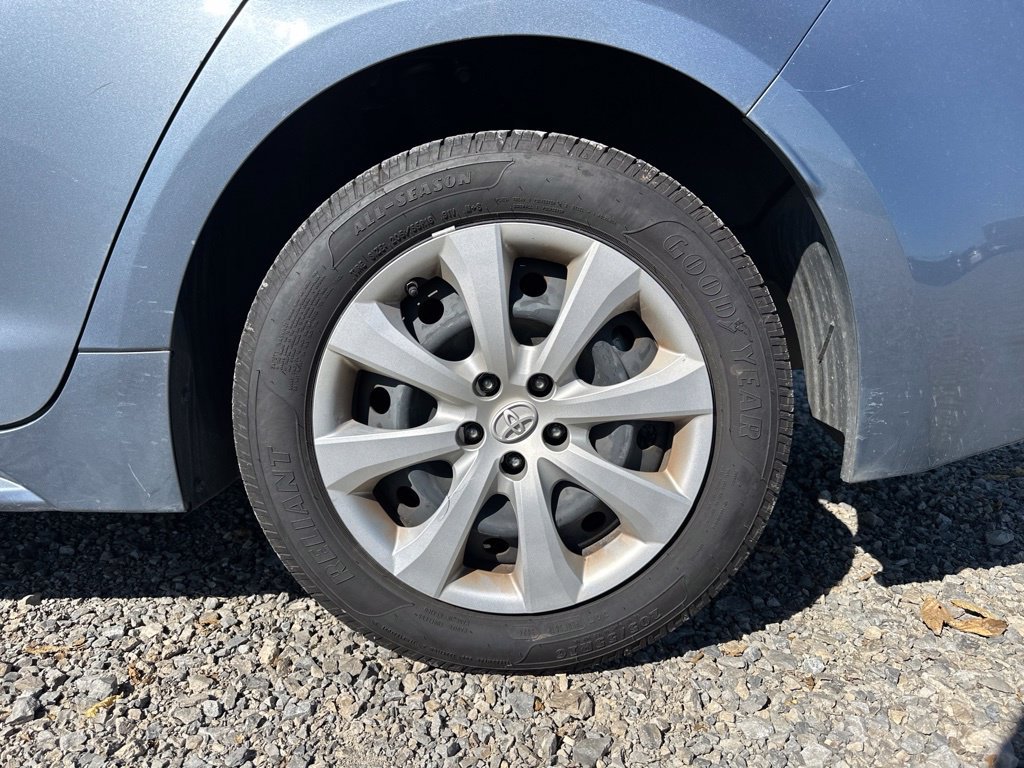 Used 2023 Toyota Corolla LE FWD image 5