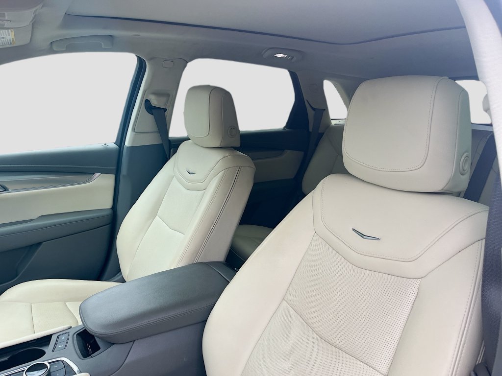 Used 2024 Cadillac XT5 Premium Luxury w/ Technology Package FWD image 22