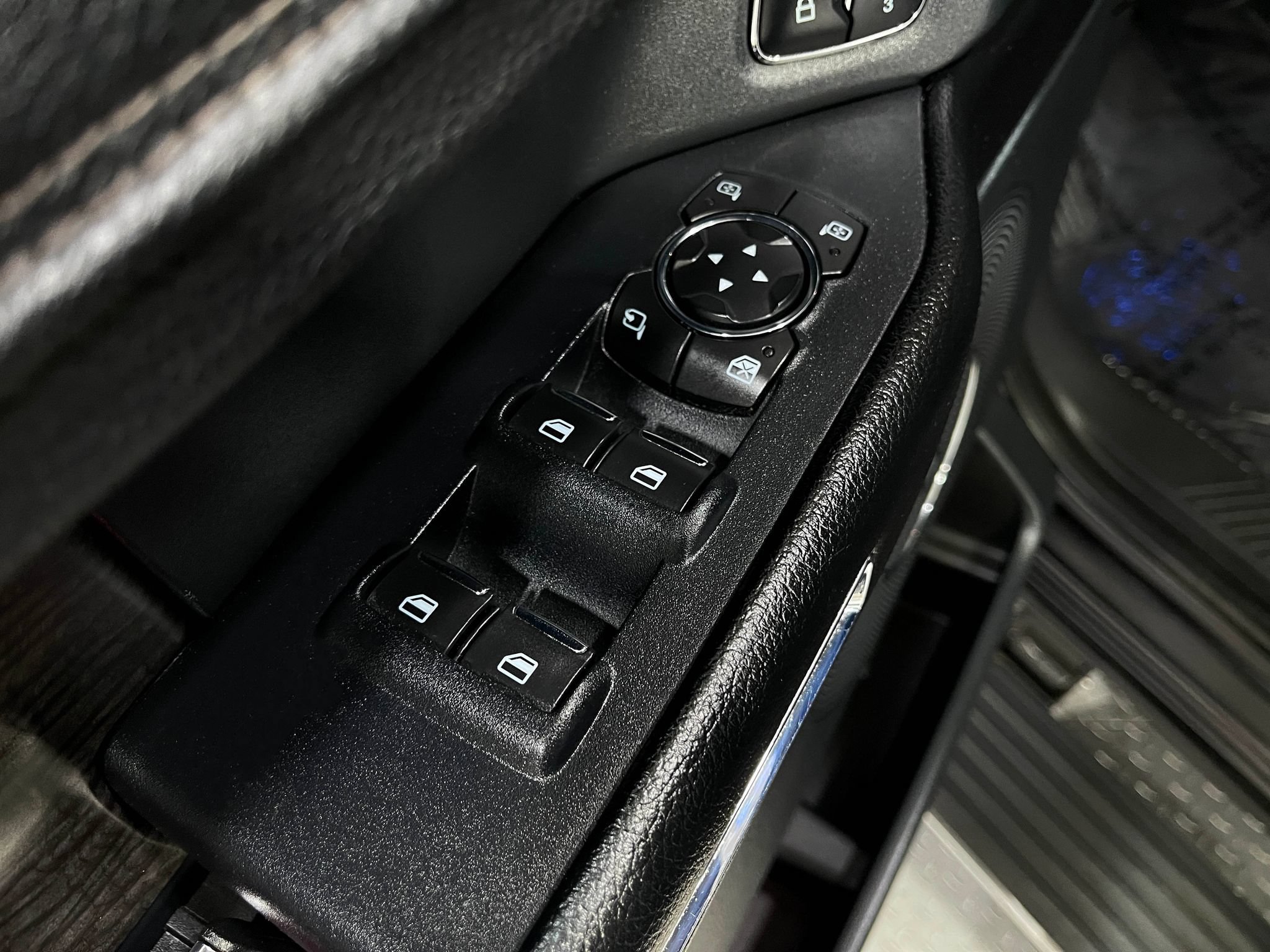 Used 2018 Ford Expedition Max Limited AWD/4WD image 15