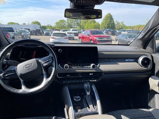 Used 2024 Chevrolet Colorado ZR2 w/ Technology Package AWD/4WD image 5