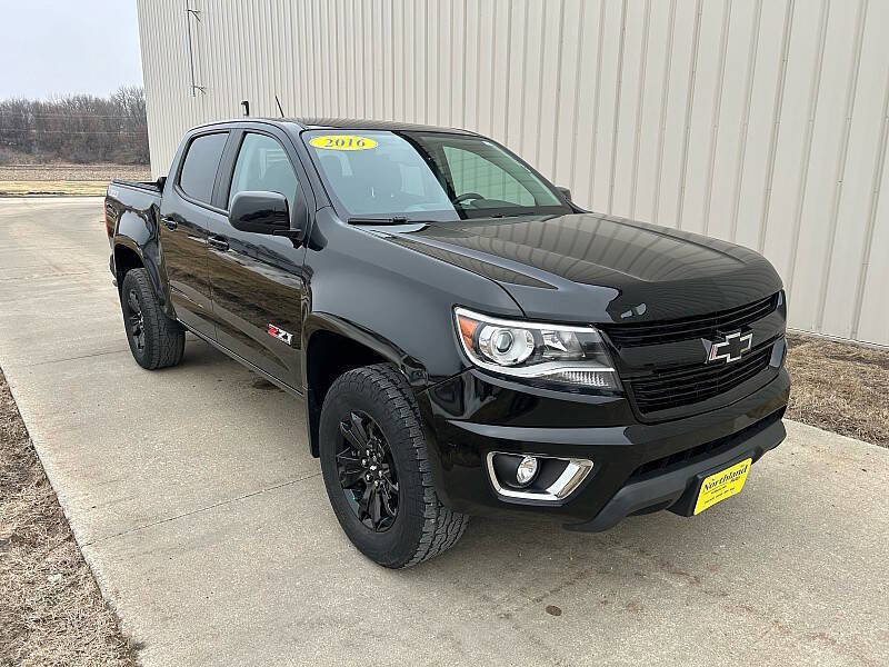 Used 2016 Chevrolet Colorado Z71 w/ Z71 Midnight Edition AWD/4WD image 7