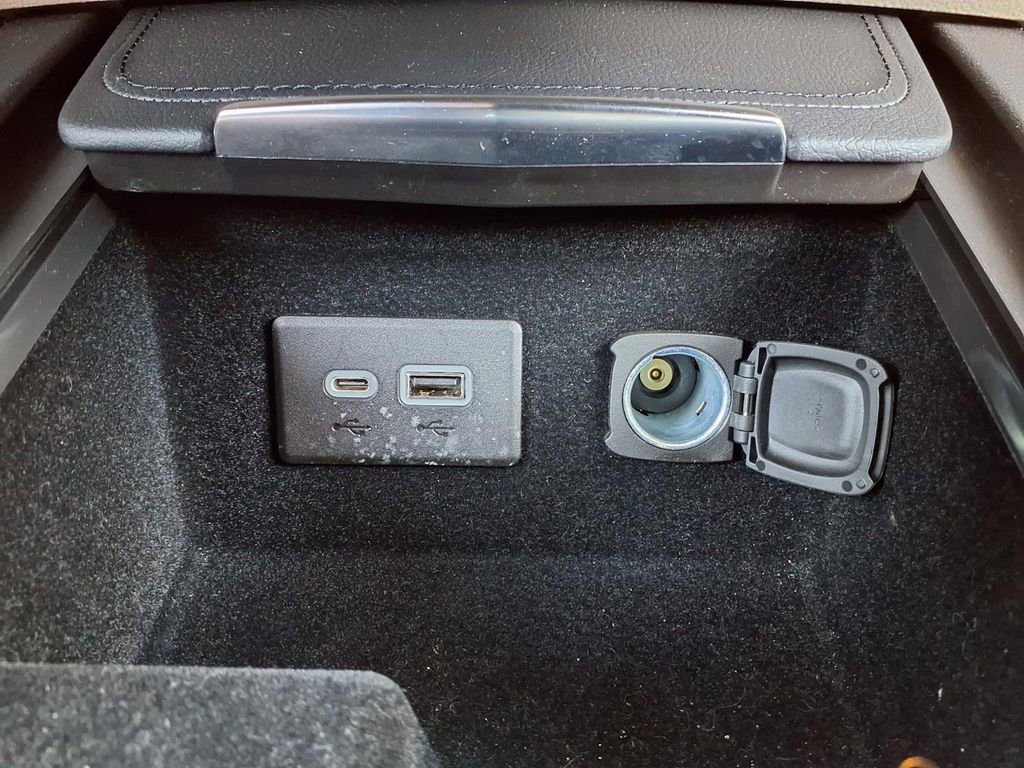 Used 2023 Cadillac XT4 Premium Luxury w/ Cold Weather Package AWD/4WD image 9