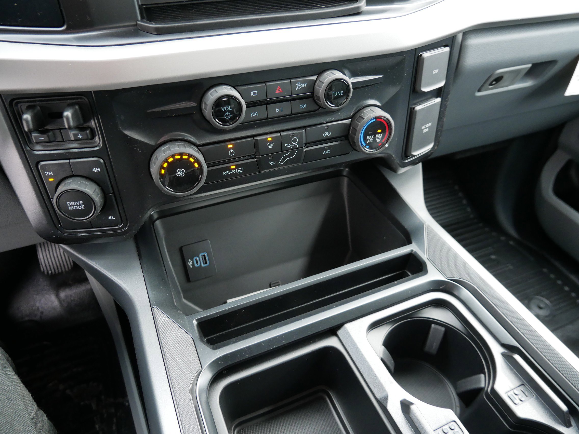 New 2026 Ford F250 XLT w/ 360-Degree Camera Package image 9