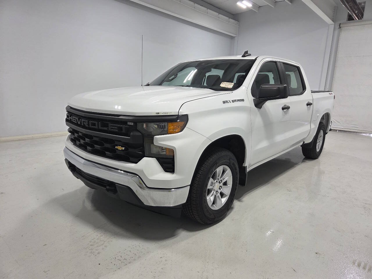 Used 2022 Chevrolet Silverado 1500 W/T w/ Trailering Package AWD/4WD image 3
