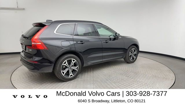 Certified 2022 Volvo XC60 B5 Momentum AWD/4WD image 2