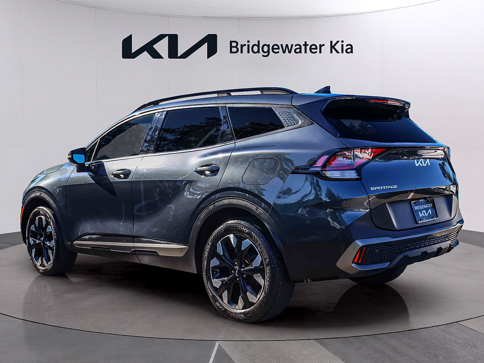 Used 2023 Kia Sportage X-Line w/ X-Line Premium Package AWD/4WD image 4
