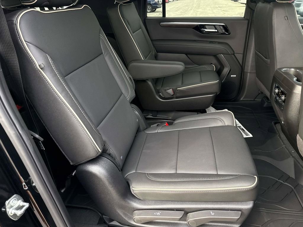 New 2026 Chevrolet Suburban Premier image 9