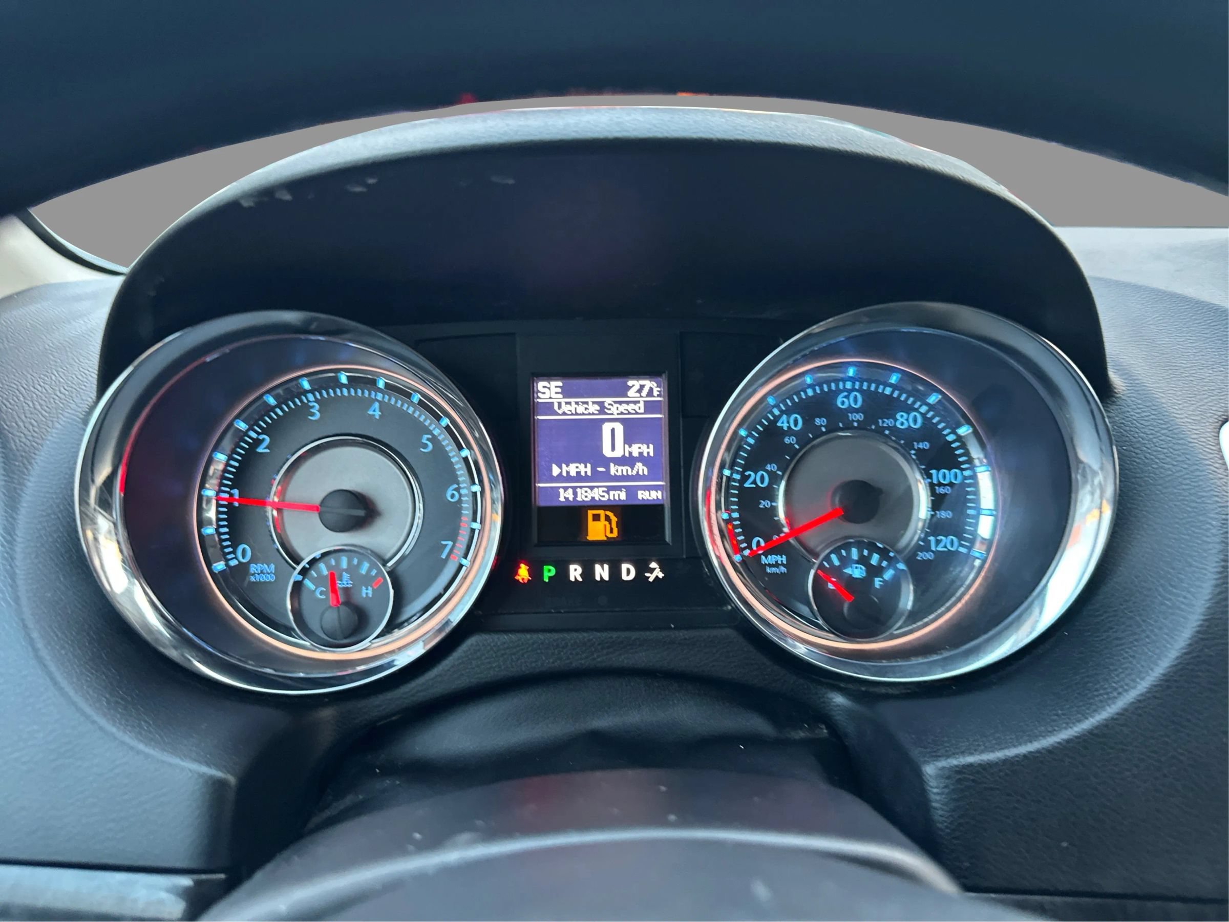 Used 2015 Chrysler Town & Country Limited Platinum FWD image 17