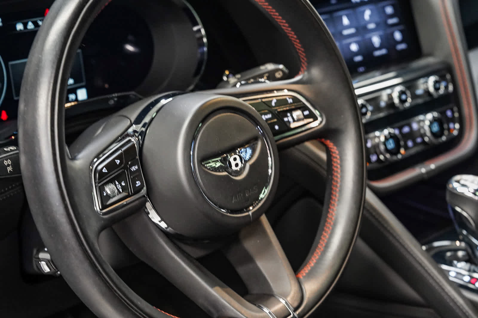 Used 2021 Bentley Bentayga AWD/4WD image 21