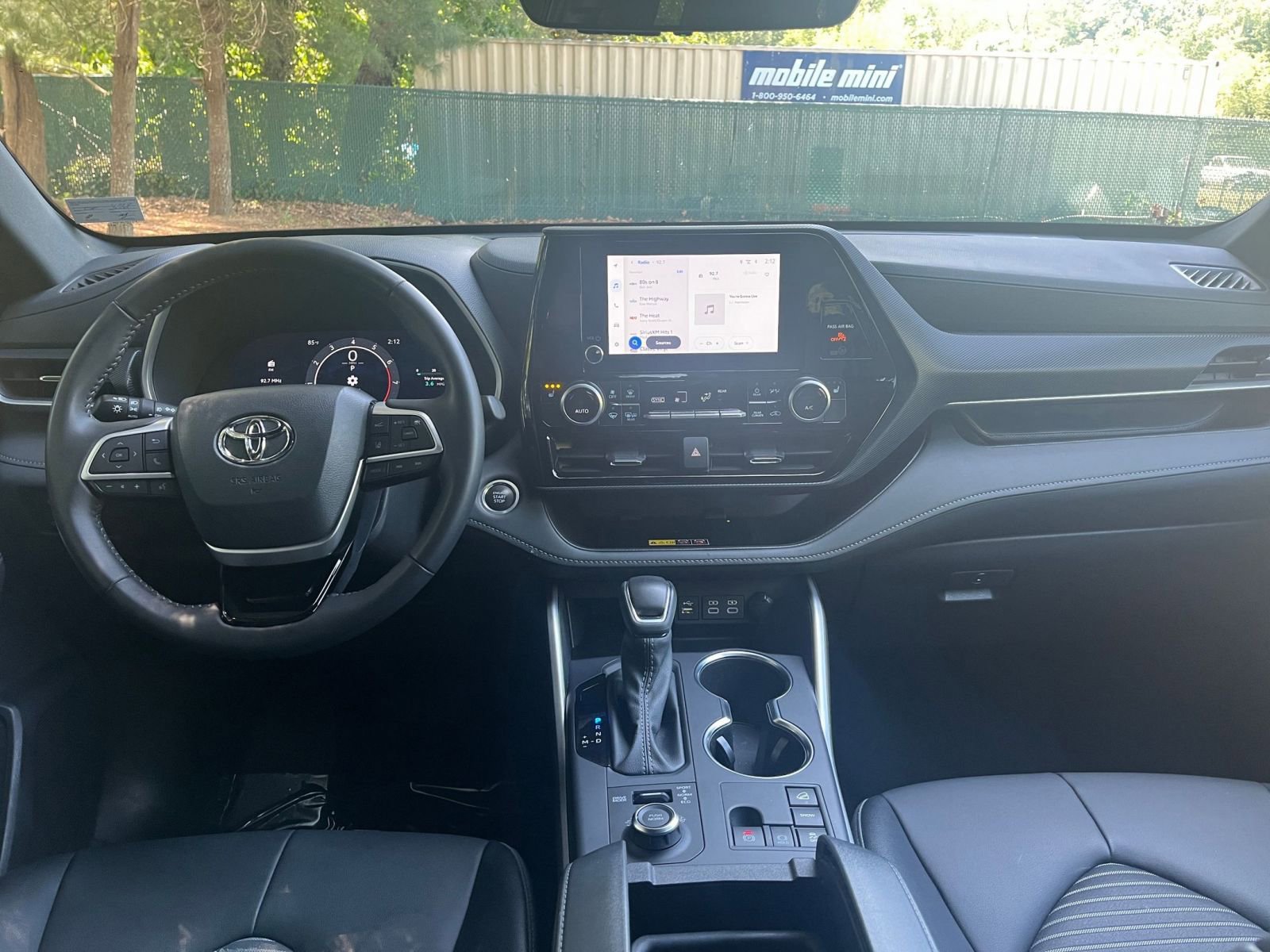 Used 2025 Toyota Highlander XSE AWD/4WD image 35