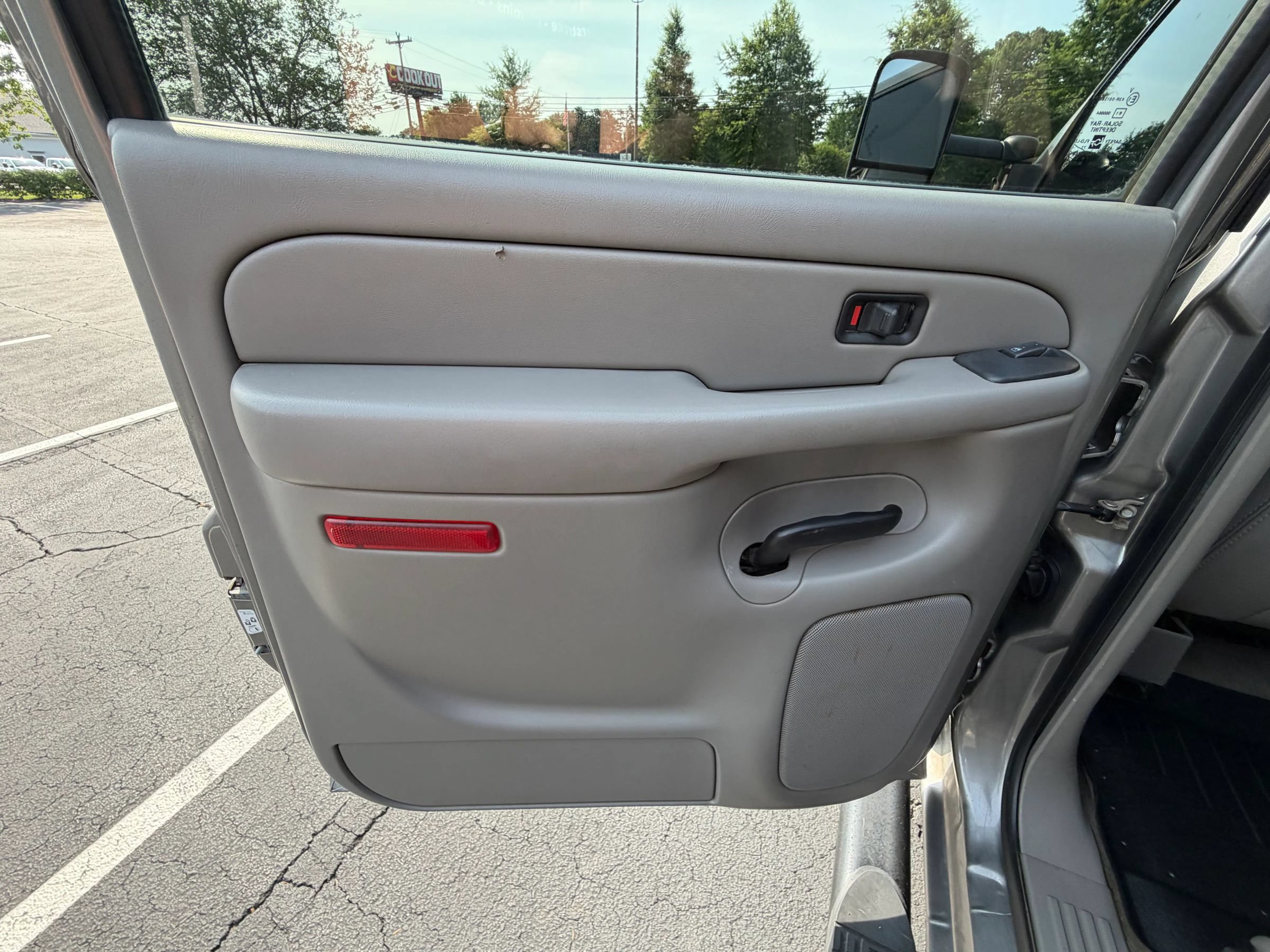 Used 2006 Chevrolet Silverado 2500 LT w/ Heavy-Duty Power Package AWD/4WD image 18