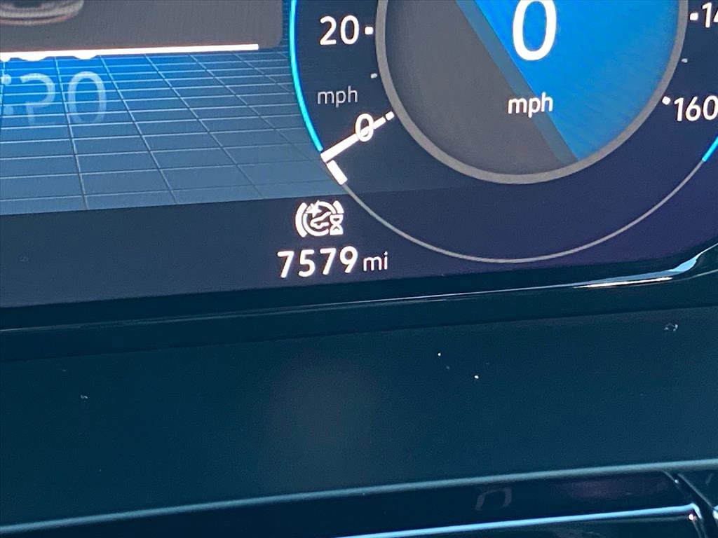 Certified 2025 Volkswagen Atlas Cross Sport SEL image 14