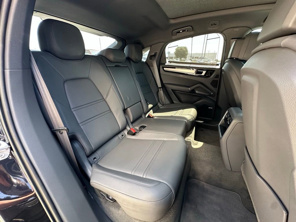 Used 2022 Porsche Cayenne E-Hybrid Coupe image 45