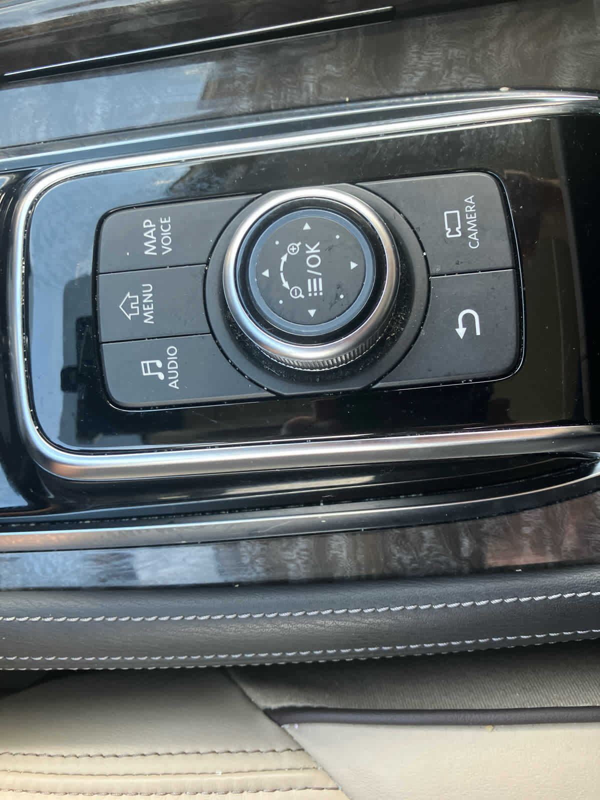 Used 2024 Nissan Armada Platinum w/ Captain's Chairs Package AWD/4WD image 33