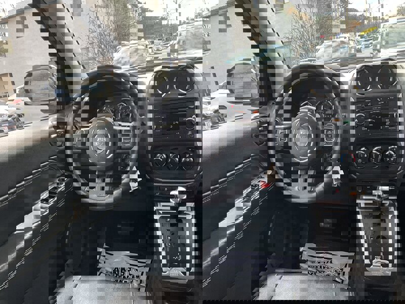 Used 2014 Jeep Compass Latitude w/ Sun/Sound Group image 15