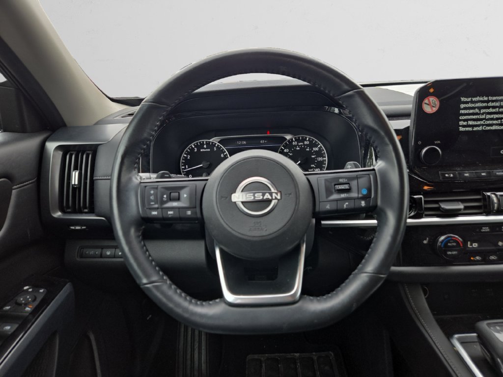 Used 2025 Nissan Pathfinder SL AWD/4WD image 12