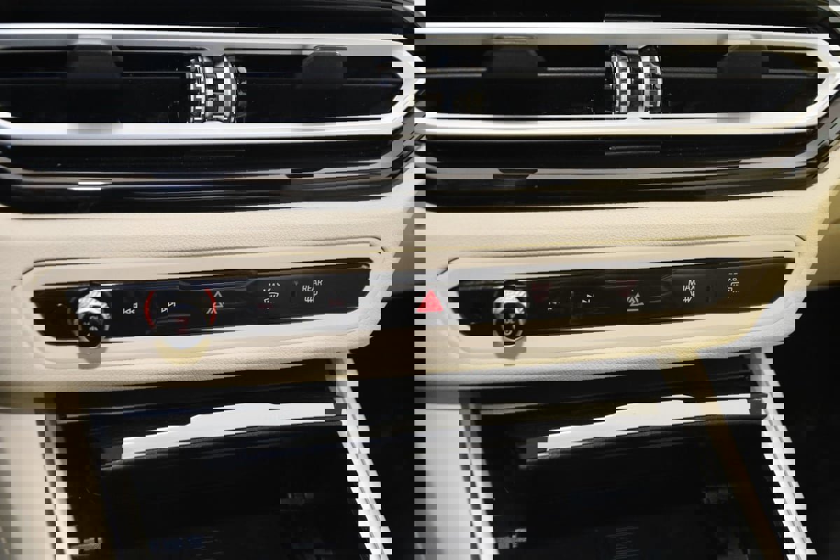 Used 2023 BMW 330i xDrive Sedan image 31