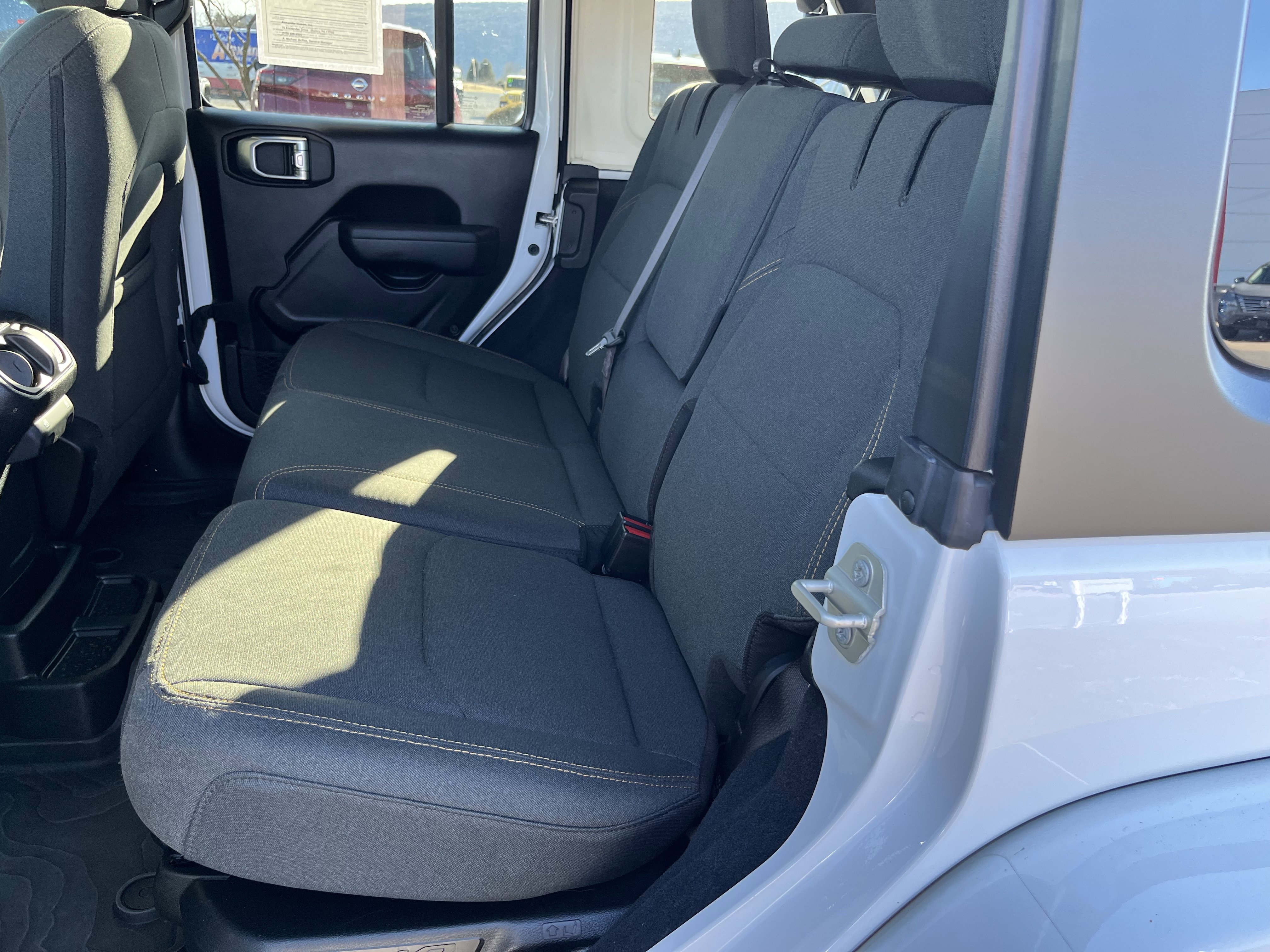 Used 2024 Jeep Wrangler Unlimited w/ Convenience Group image 15