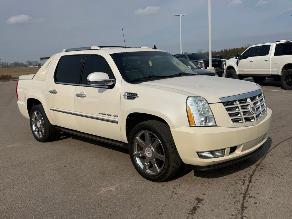 Used 2010 Cadillac Escalade EXT Premium image 2