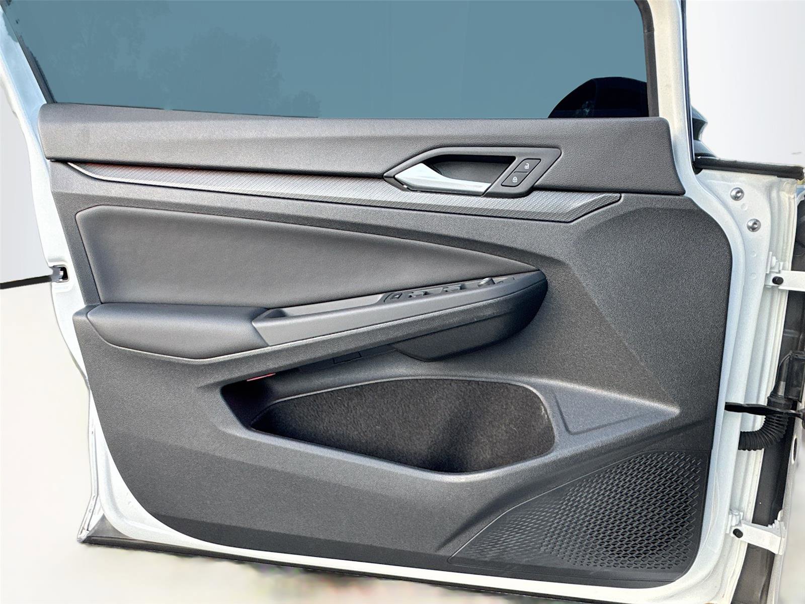 Used 2024 Volkswagen Golf R image 17