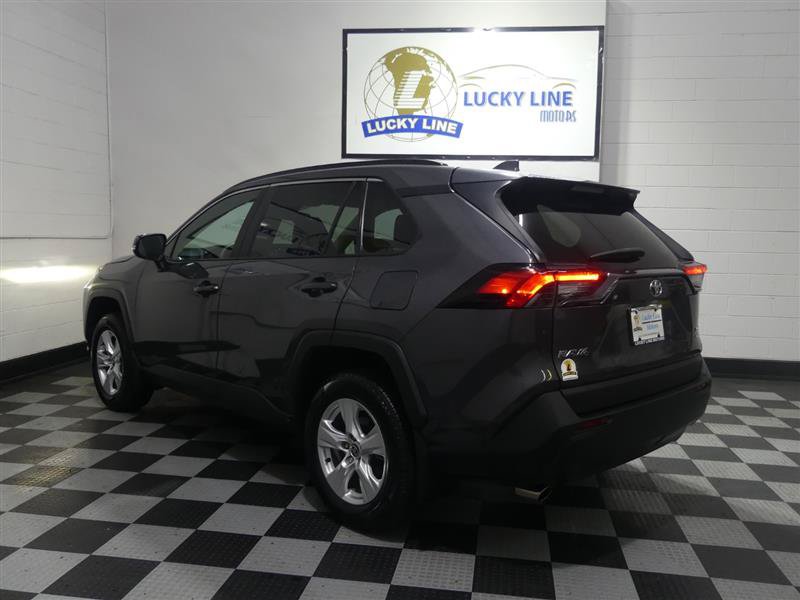 Used 2021 Toyota RAV4 XLE AWD/4WD image 11