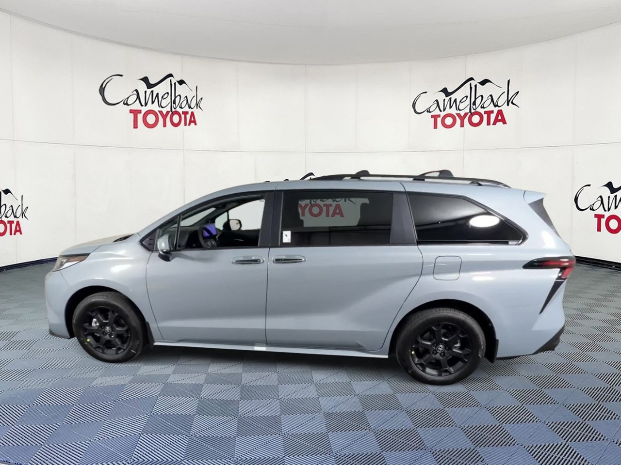 New 2026 Toyota Sienna XLE Woodland Edition AWD/4WD image 8