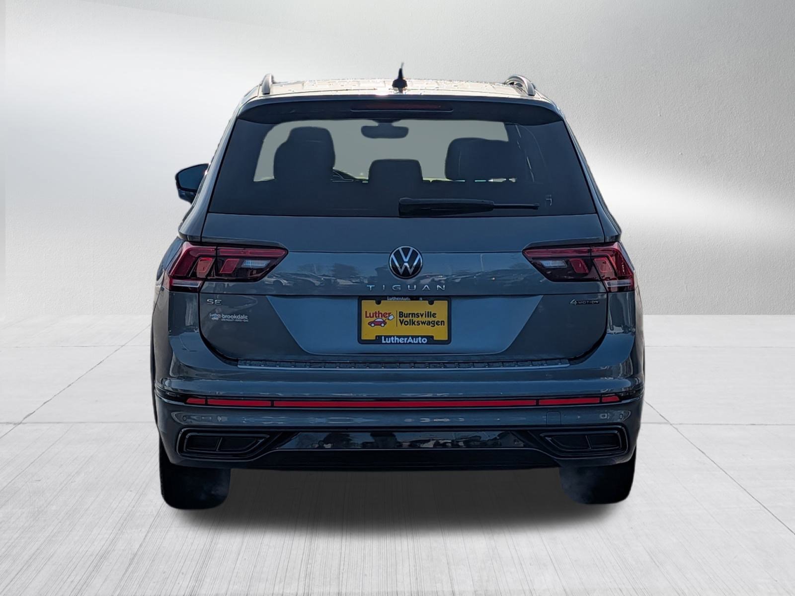 Used 2022 Volkswagen Tiguan SE R-Line image 6