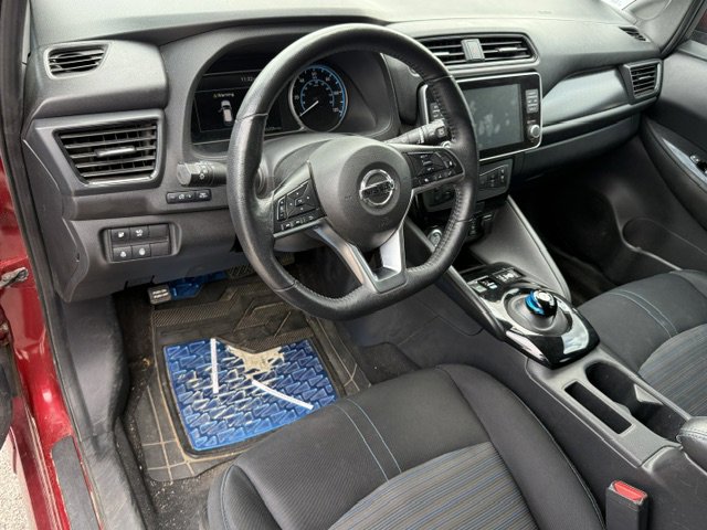 Used 2022 Nissan Leaf SV image 11