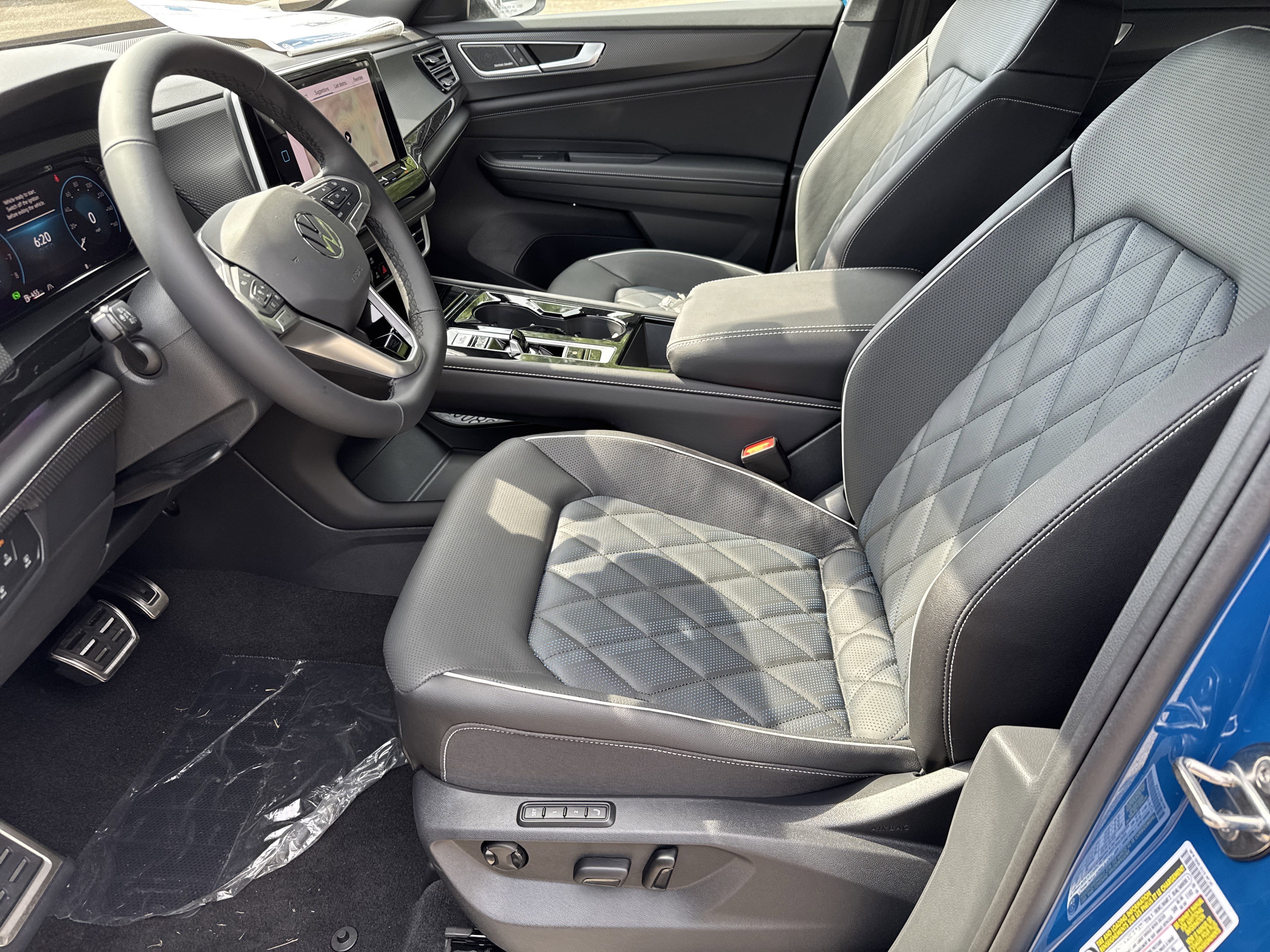 New 2026 Volkswagen Atlas Cross Sport SEL Premium R-Line image 5