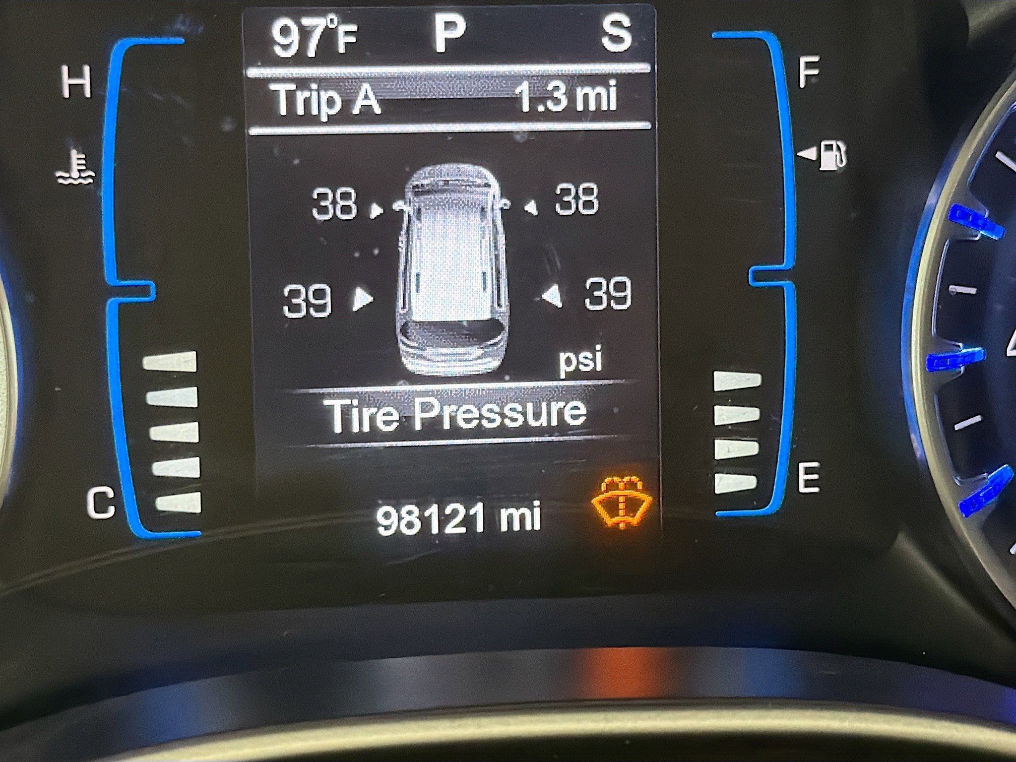 Used 2017 Chrysler Pacifica Touring image 8