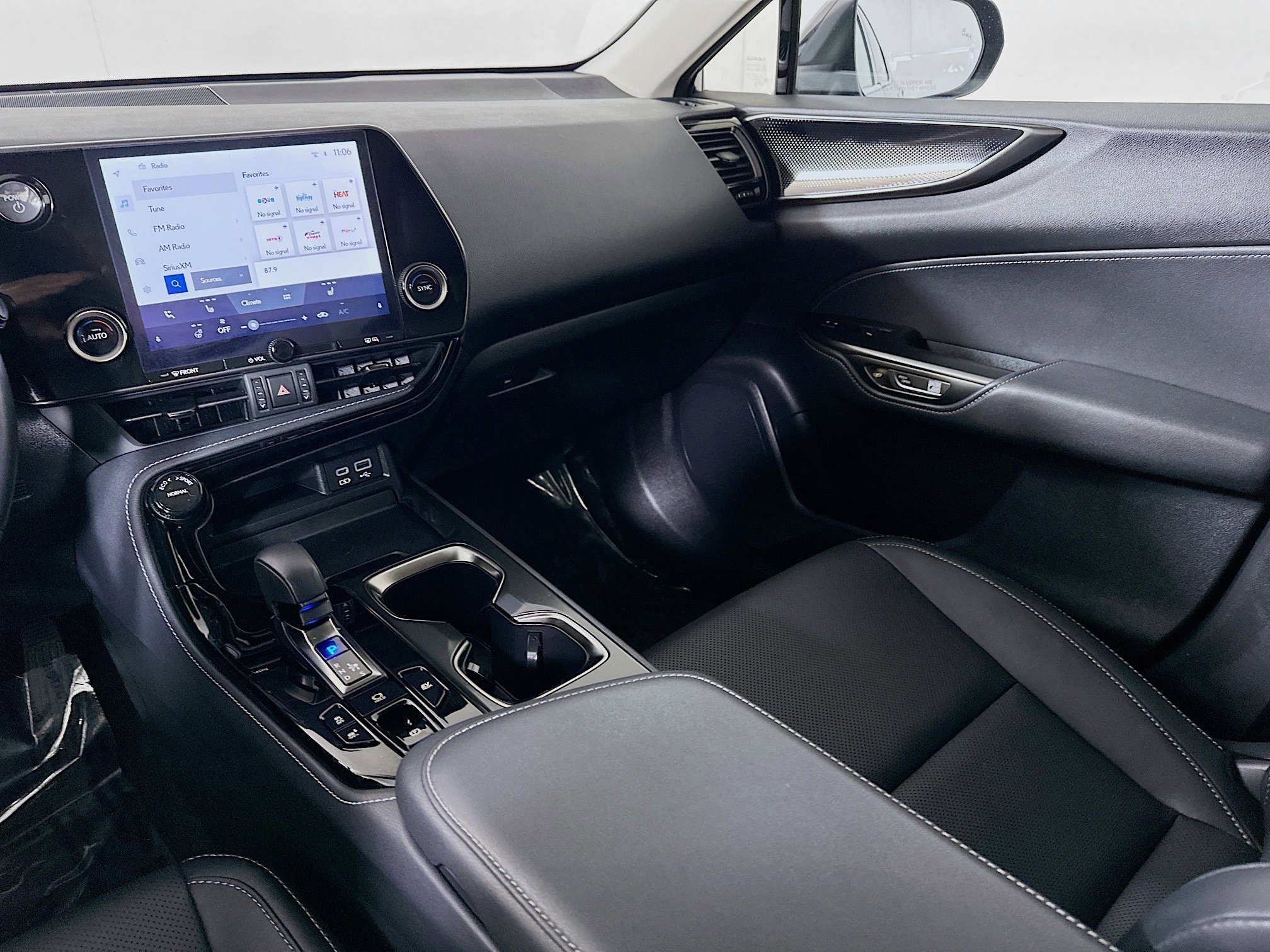 Certified 2023 Lexus NX 350h AWD w/ Towing Package (2000 Lbs) image 22