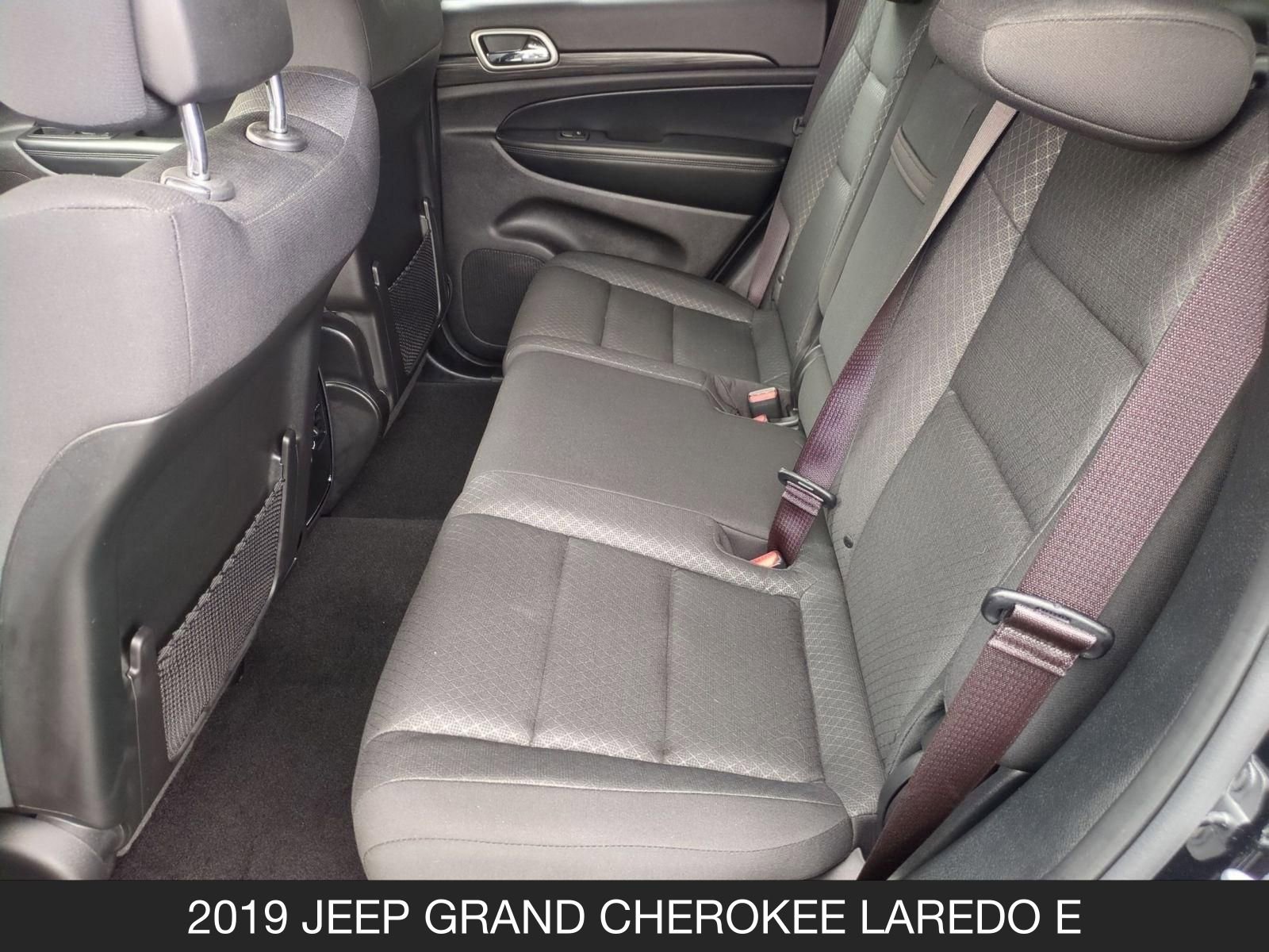Used 2019 Jeep Grand Cherokee Laredo RWD image 16
