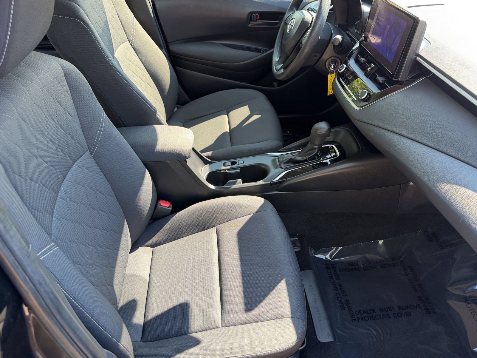 Used 2025 Toyota Corolla LE FWD image 22