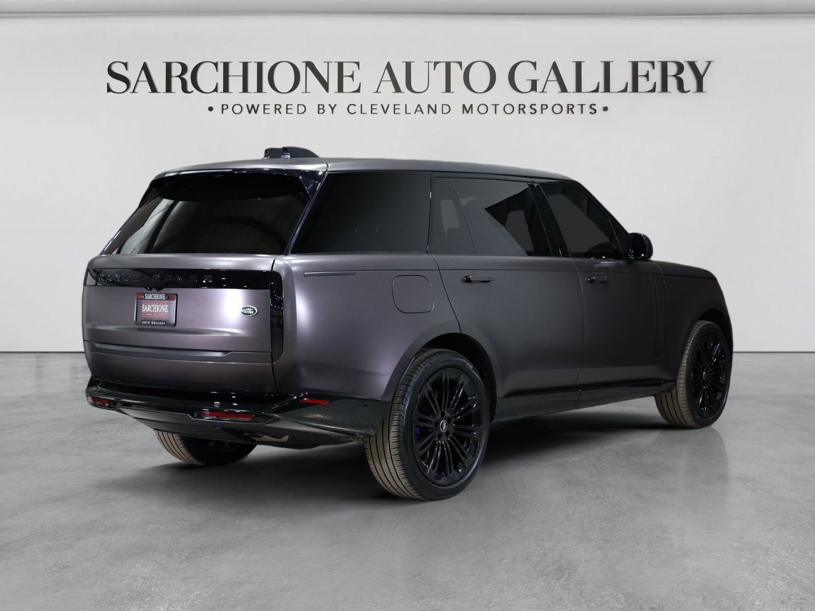 Used 2023 Land Rover Range Rover Long Wheelbase Autobiography image 2