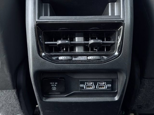 Used 2025 Jeep Grand Cherokee Altitude AWD/4WD image 22