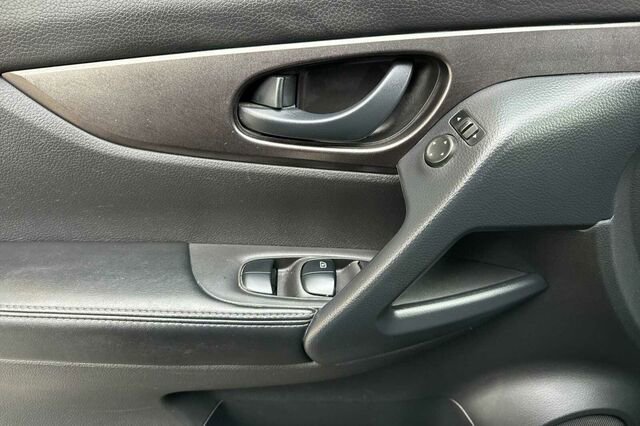 Used 2020 Nissan Rogue Sport S w/ Appearance Package image 8