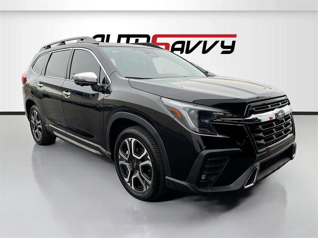 Used 2023 Subaru Ascent Touring image 1