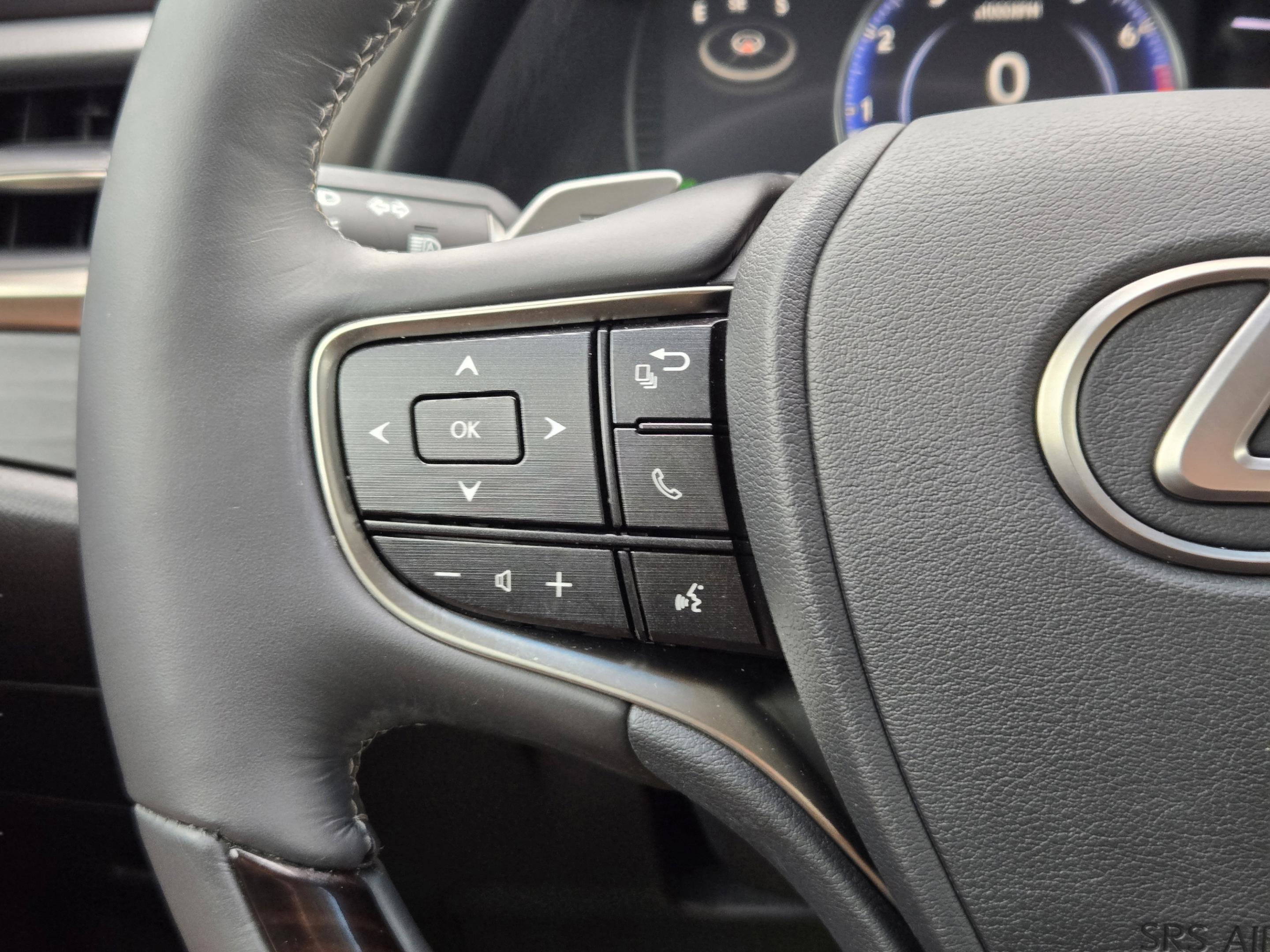 Used 2019 Lexus ES 350 w/ Premium Package FWD image 28