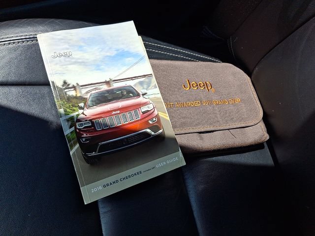 Used 2016 Jeep Grand Cherokee Limited AWD/4WD image 26