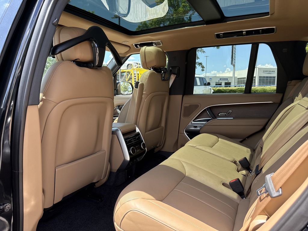 New 2025 Land Rover Range Rover SE AWD/4WD image 11